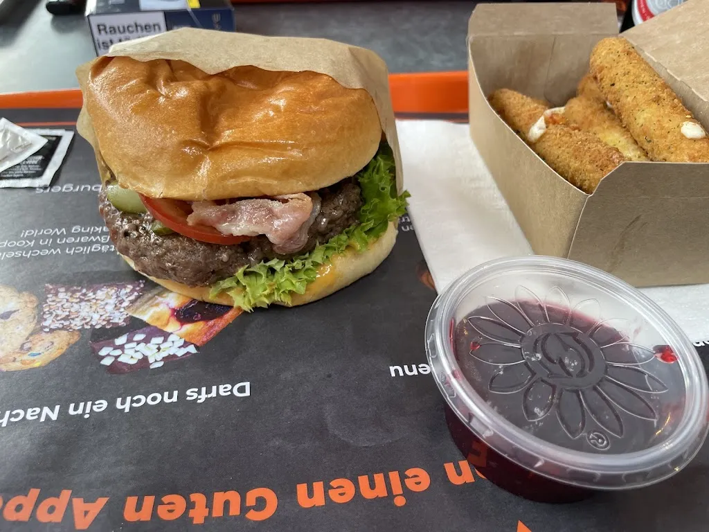 Menu_Bav's - Pizza meets Burger_Bersenbrück_immagine_5