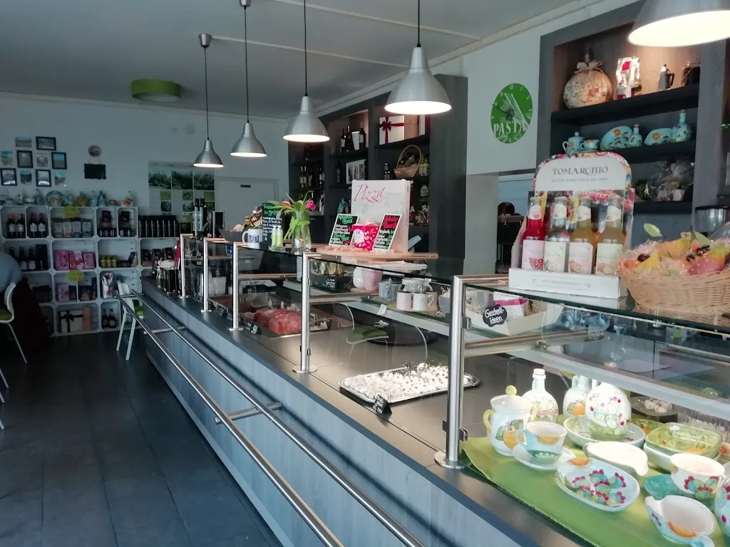 Da Antonio - Bistro, Café, Feinkost restaurant in Bleckede