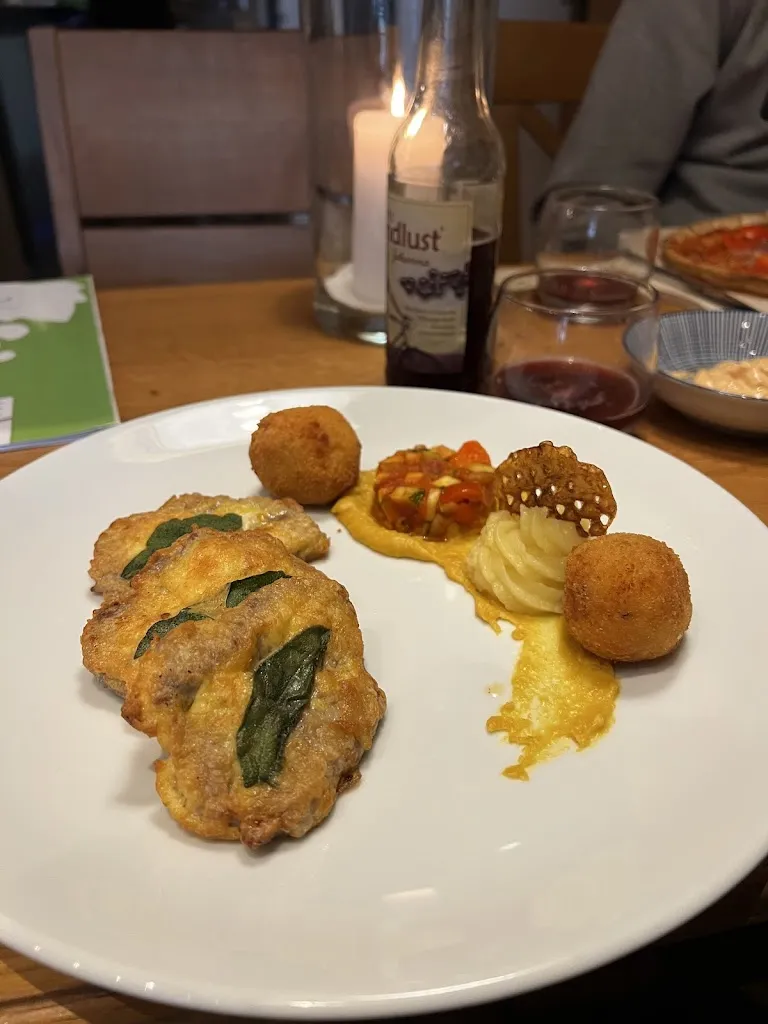 Simeon Andrea_Weinstube Reblaus_Blomberg_avis