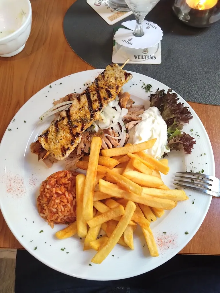 Greek House Grill_Blomberg_slider_image_3