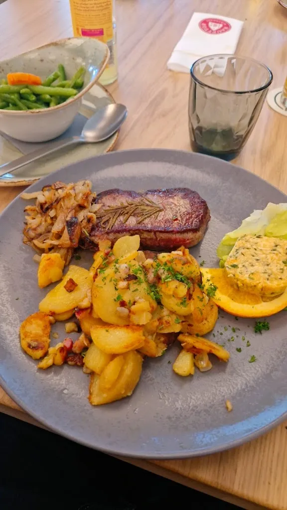 Patrick Grunert_Haupttor Wirtshaus_Walsrode_recensione