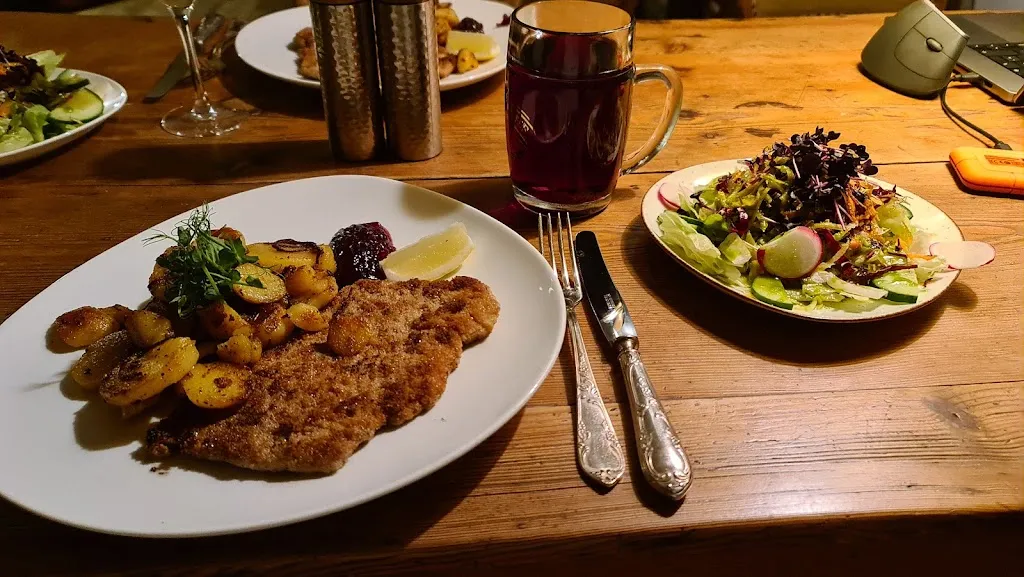 imagocura_Weinstube Alte Henne Restaurant/ Wald-Biergarten / Catering_Ahorn_avis