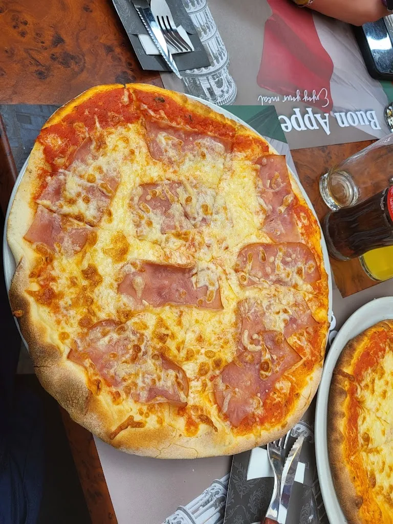 Menu_Pizzeria En Grill La Bella_Netherlands_image_2