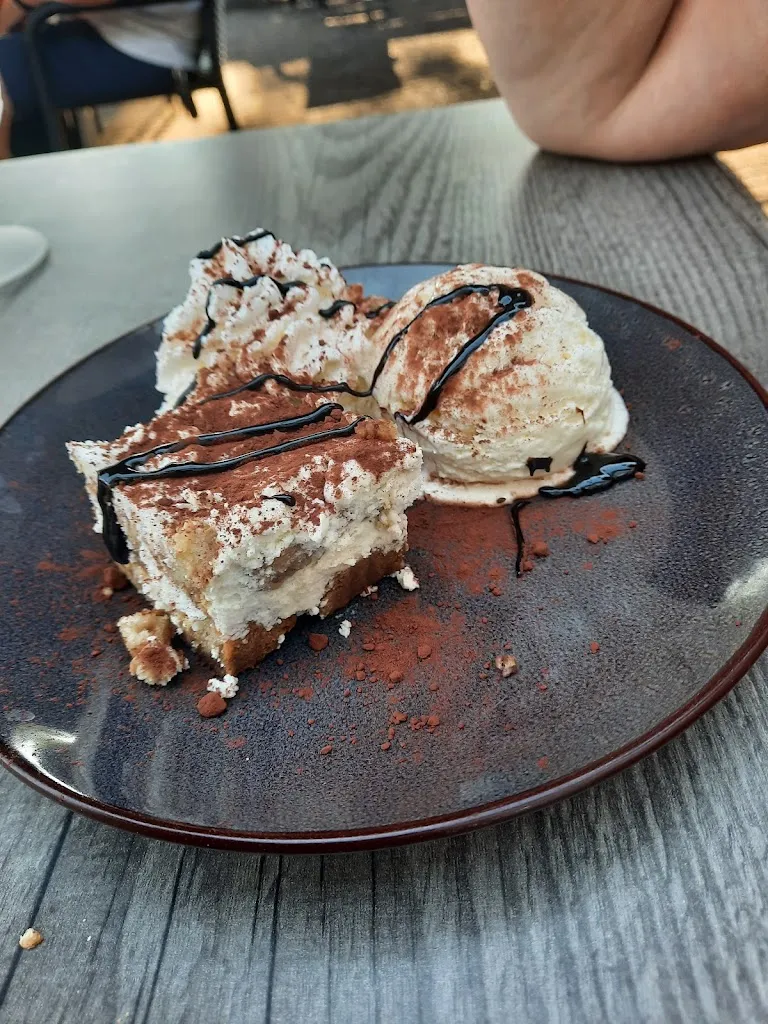 Menu_Pizzeria En Grill La Bella_Netherlands_image_4