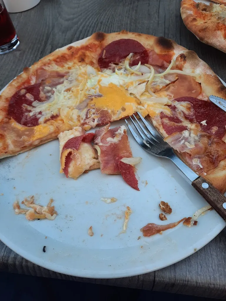 Menu_Pizzeria En Grill La Bella_Netherlands_image_9