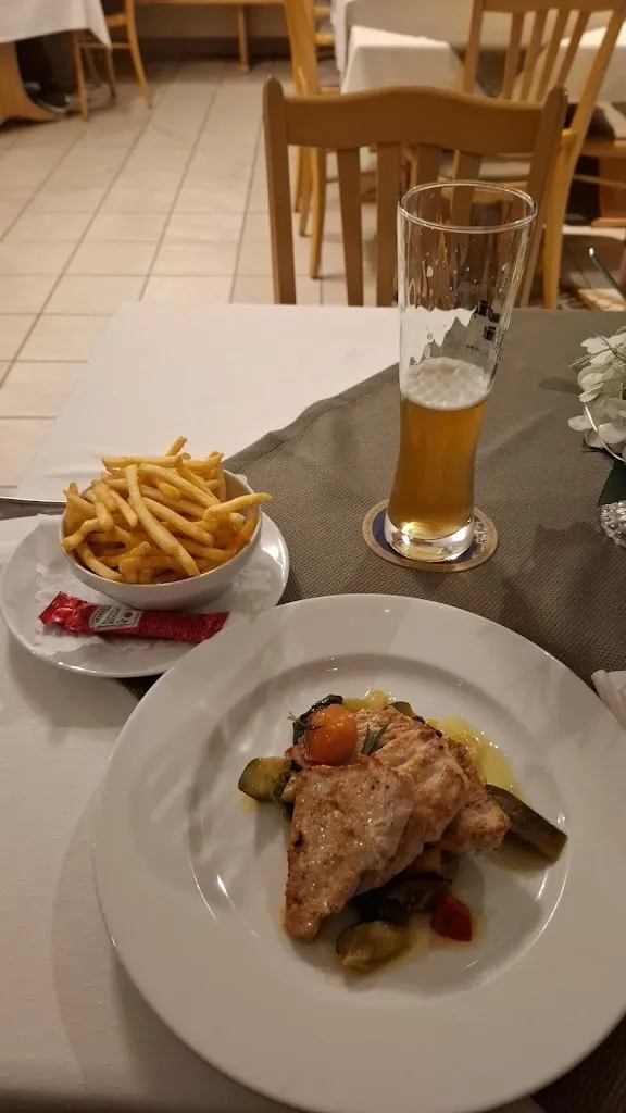 Alexander Mueller_Gasthaus Hirsch, Josef Schlosser_Aletshausen_review