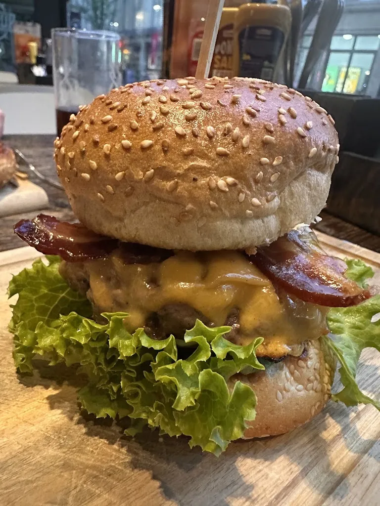 Alejandra Bazoberry_The Bulldog - City_Osnabrück_review