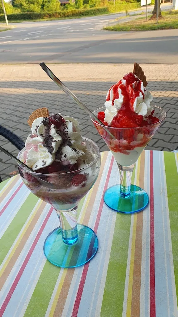 Eiscafé Tropical_Brietlingen_slider_image_2