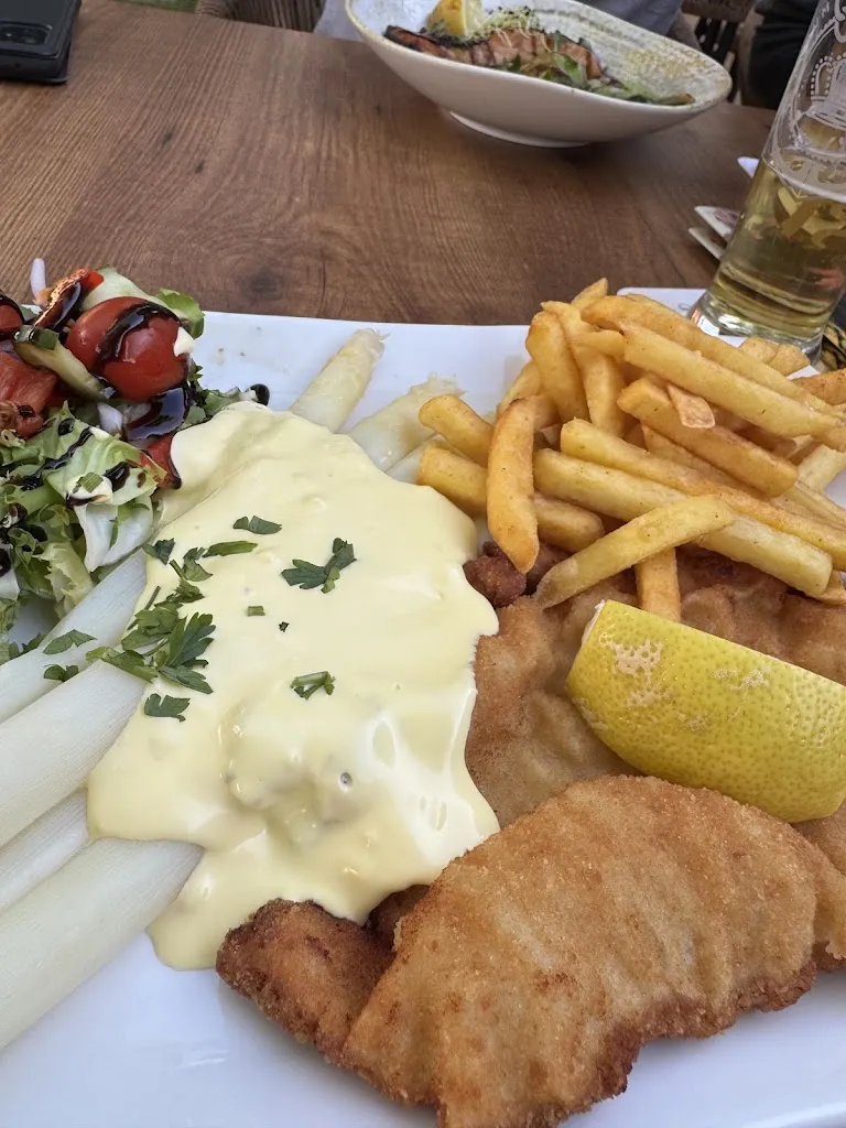 Nicola Wiechmann_Daheim Bückeburg_Bückeburg_review