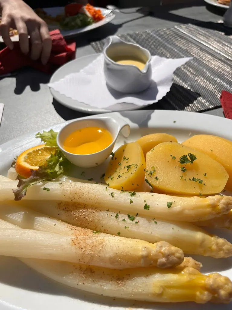 F. K._Dat Havenhuus_Butjadingen_review