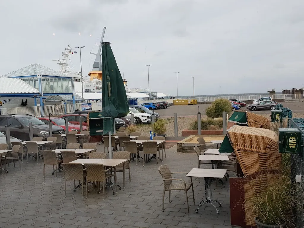 Sturmflut Bierlokal restaurant in Cuxhaven