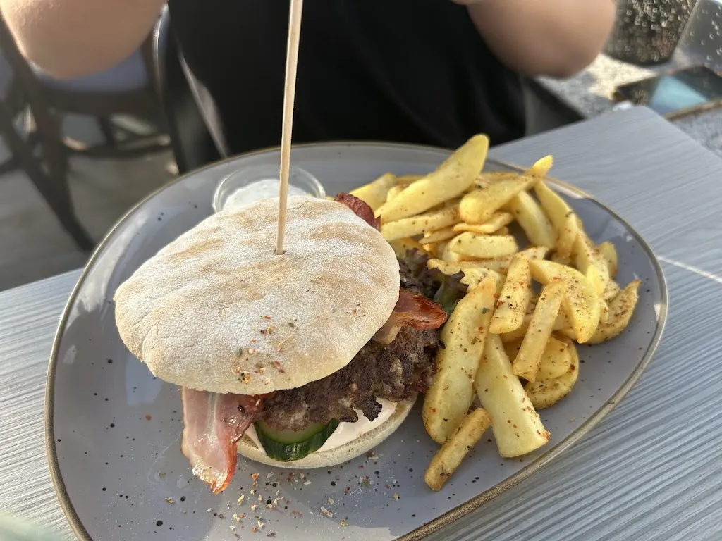 Sturmflut Bierlokal_Cuxhaven_slider_image_3