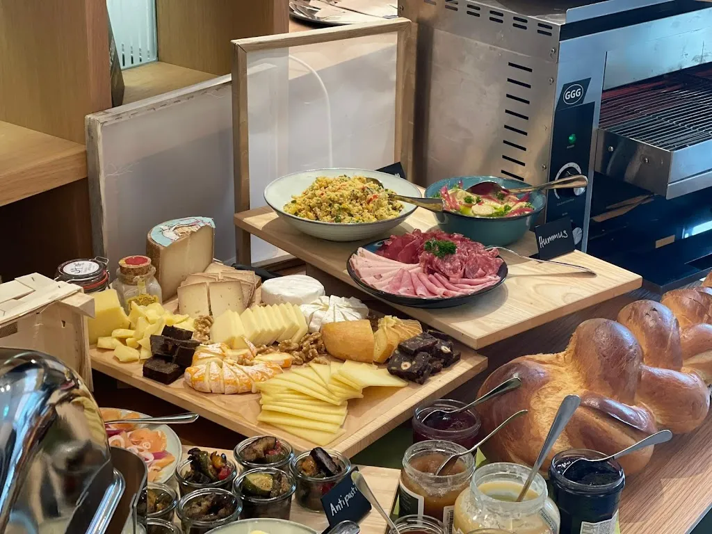 Raiffeisen Stadt-Café_Burgdorf_slider_image_2