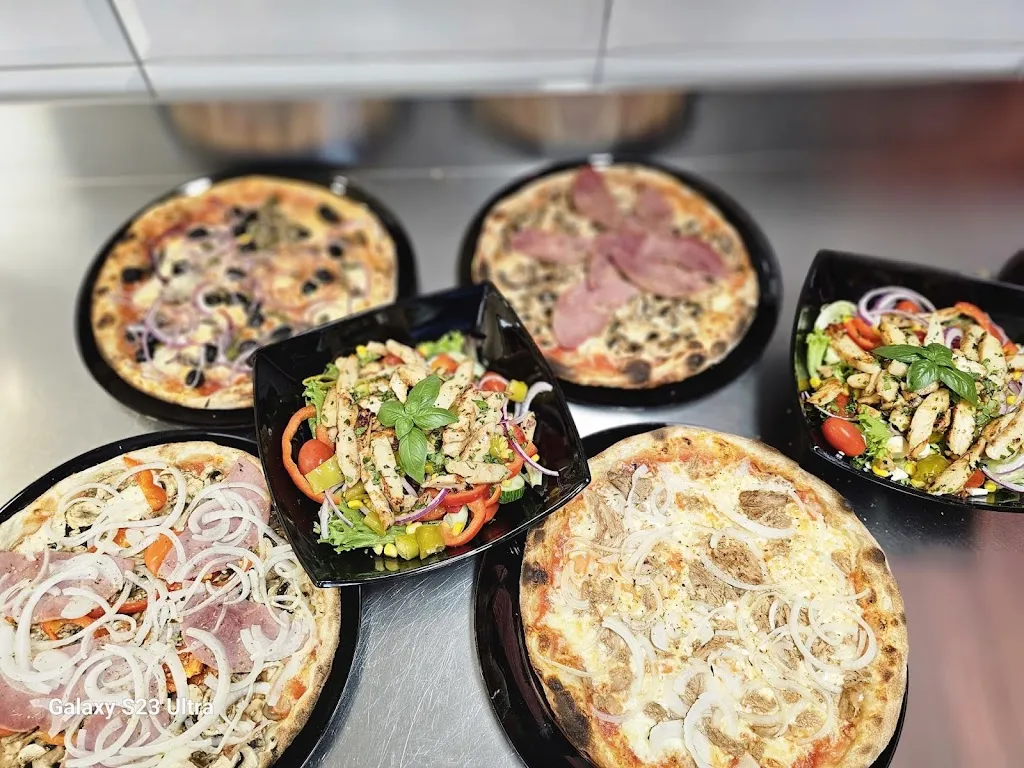 Pizzeria Alessio & Café_Damme_slider_image_3