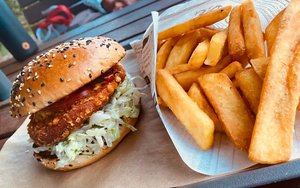 Lemberg's Burger Turm_Damme_slider_image_2