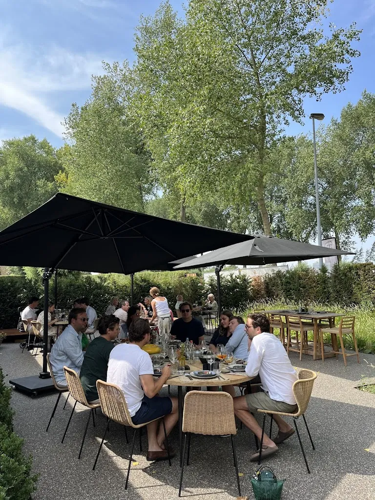 Table Damme_Belgium_slider_image_1