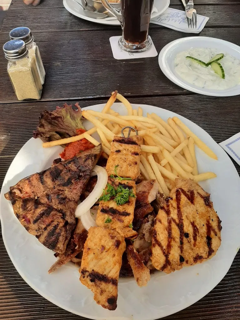 Akropolis_(Elbe)_slider_image_2