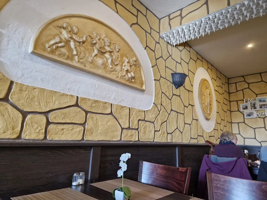 Akropolis_(Elbe)_slider_image_3