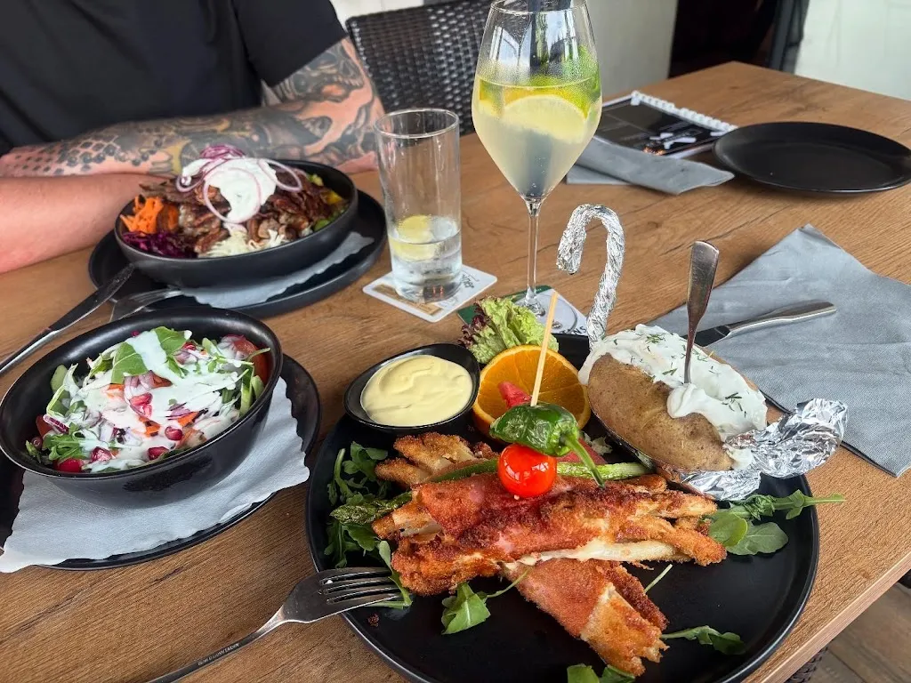 Christiane W._Sander's 34_Dinklage_review