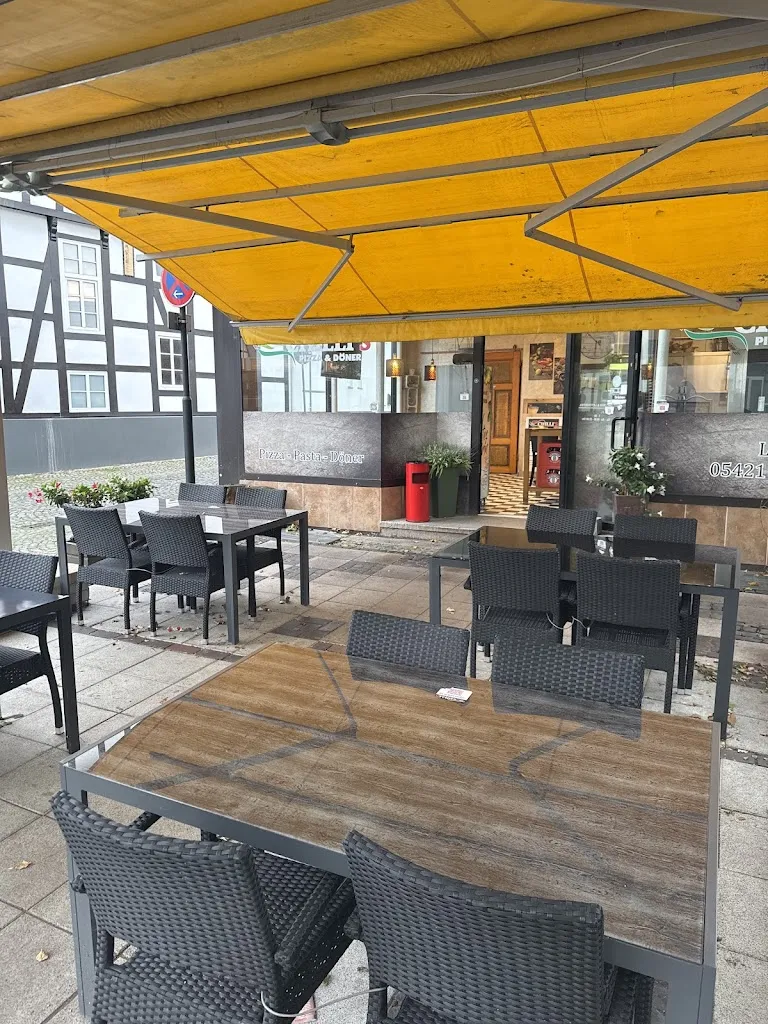 Chillis Pizza_Wald_slider_image_3