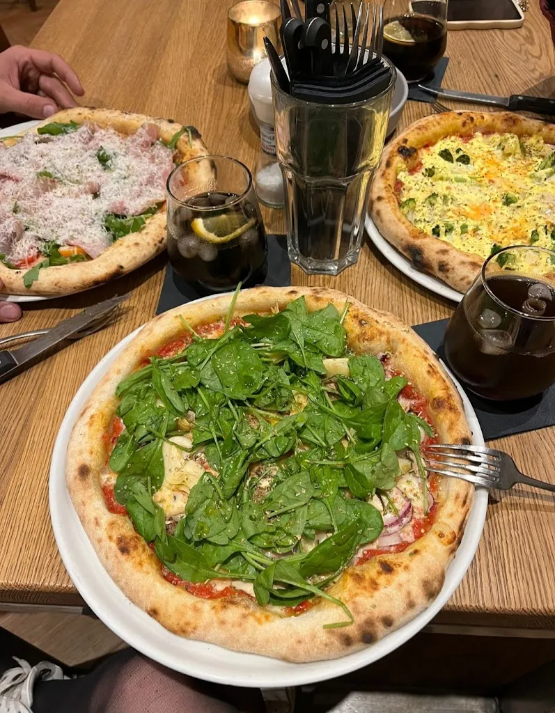Charlie_Pizzeria Uno_Wald_review