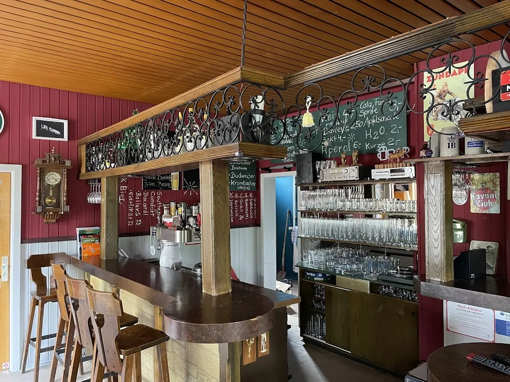 Kneipe zum Bahnhof 40 restaurant in Uetze