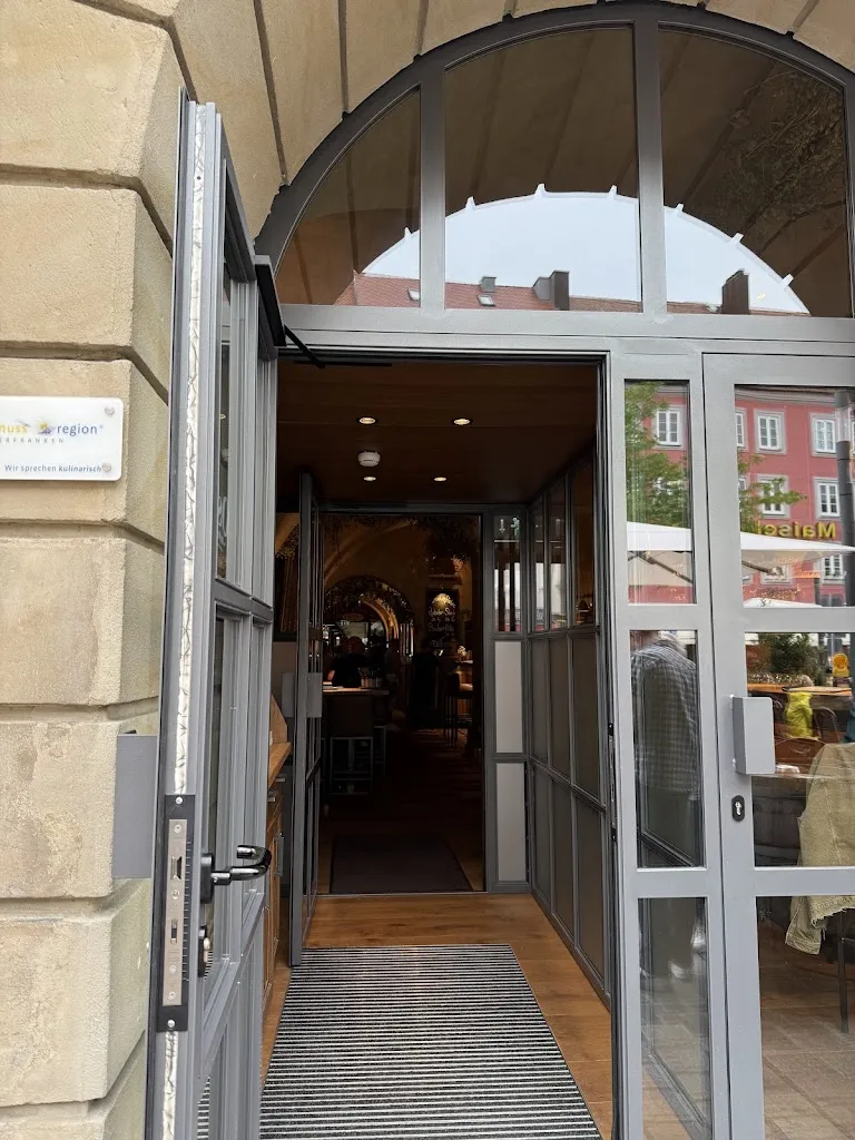 HJLee_Oskar - Das Wirtshaus am Markt_Bayreuth_avis