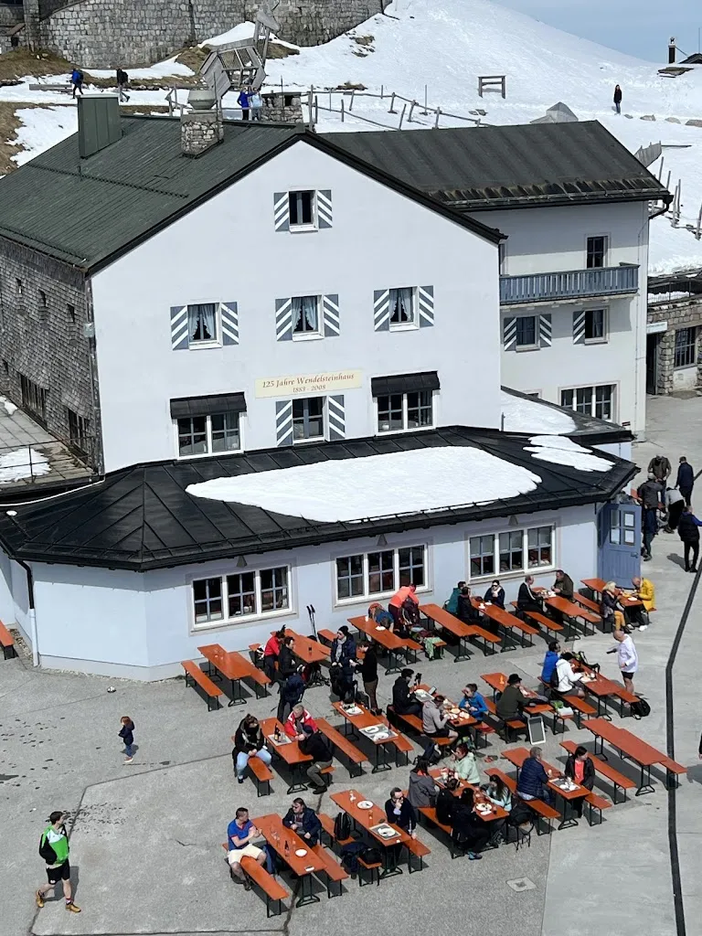 Server Khalilov_Wendelsteinhaus Panoramarestaurant & Terrasse_Bayrischzell_review