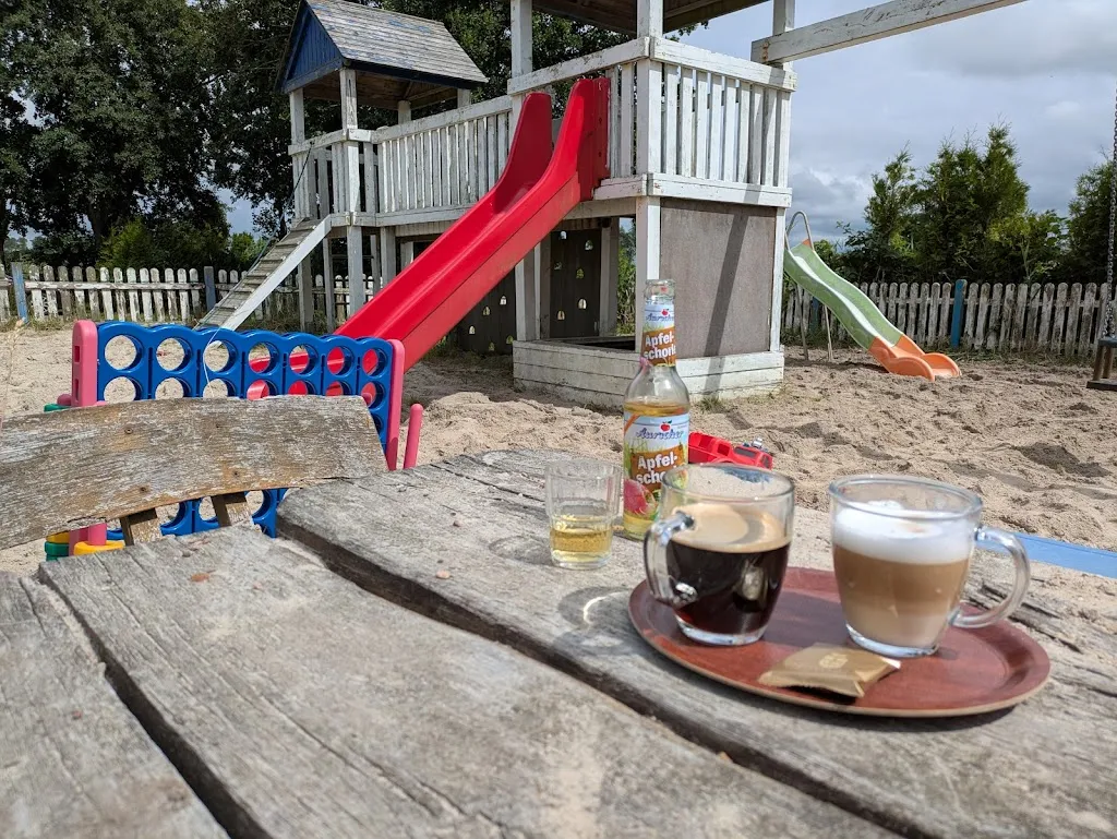 Bastian S._Café Kunterbunt am Deich - Brötchen-Lieferservice, Frühstück, Pfannkuchen, Snacks, Kaffee & Kuchen_Dornum_recensione