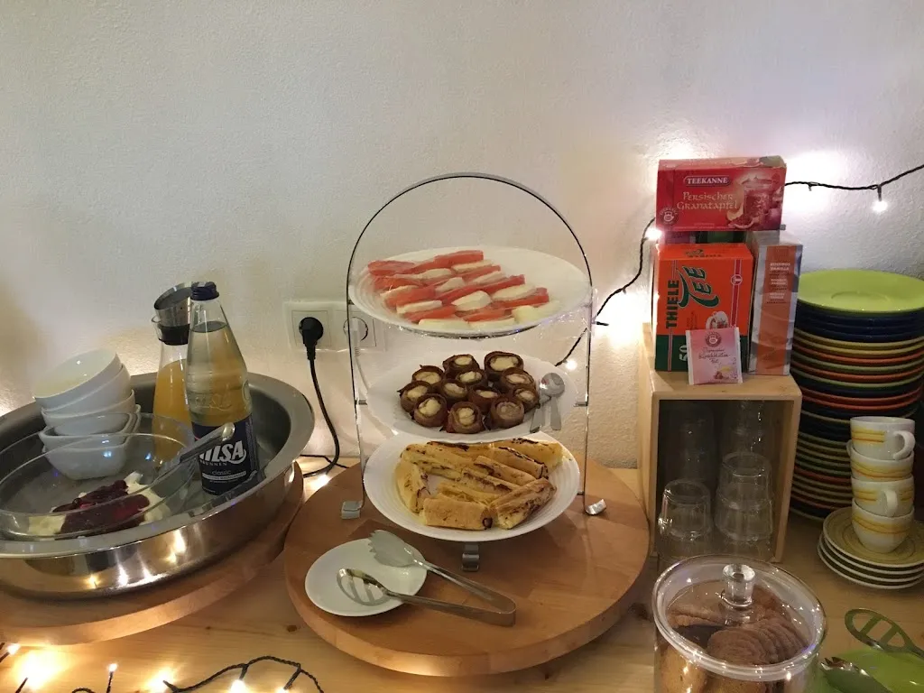 Café Kunterbunt am Deich - Brötchen-Lieferservice, Frühstück, Pfannkuchen, Snacks, Kaffee & Kuchen_Dornum_slider_image_3