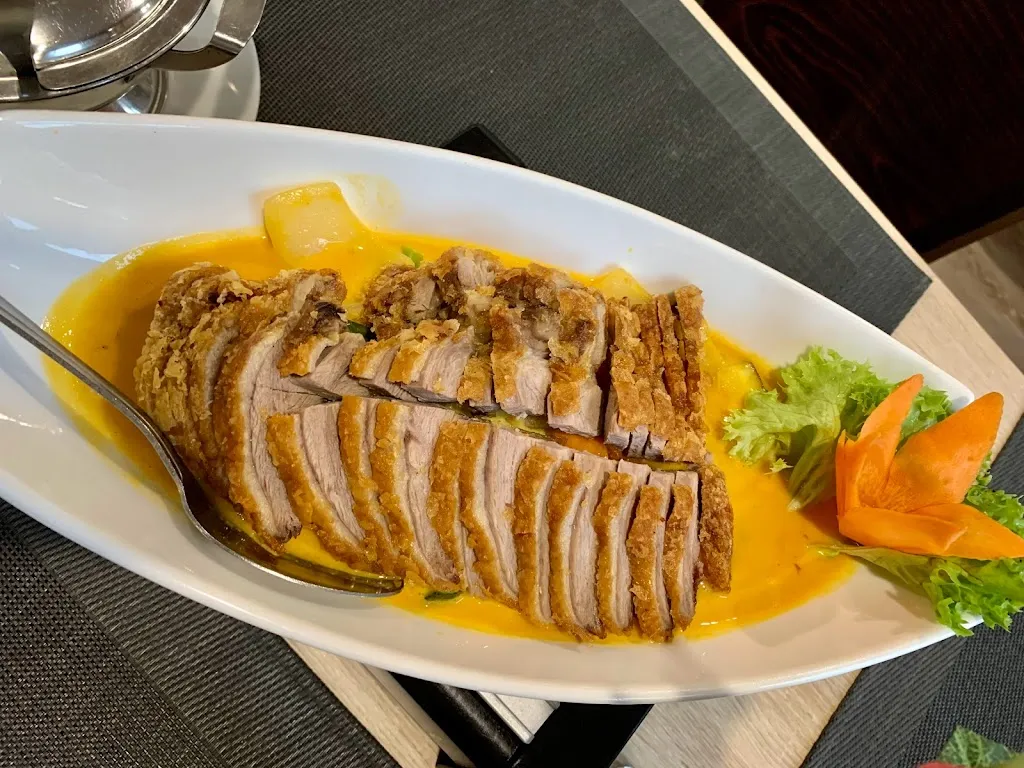 Asia Pham_Dornum_slider_image_3