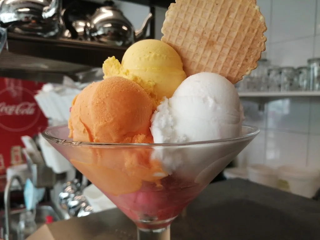 Heikes Eiscafe_Dornum_slider_image_2