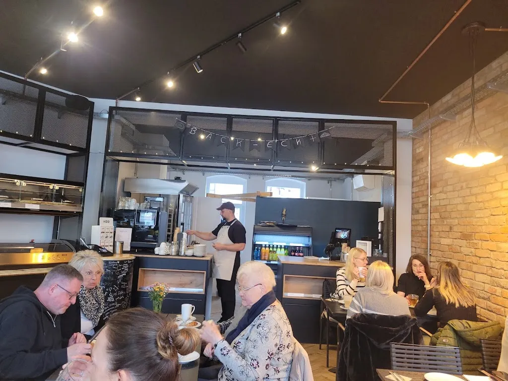 Daniel Stirnnagel_Back-Eck +_Duderstadt_review