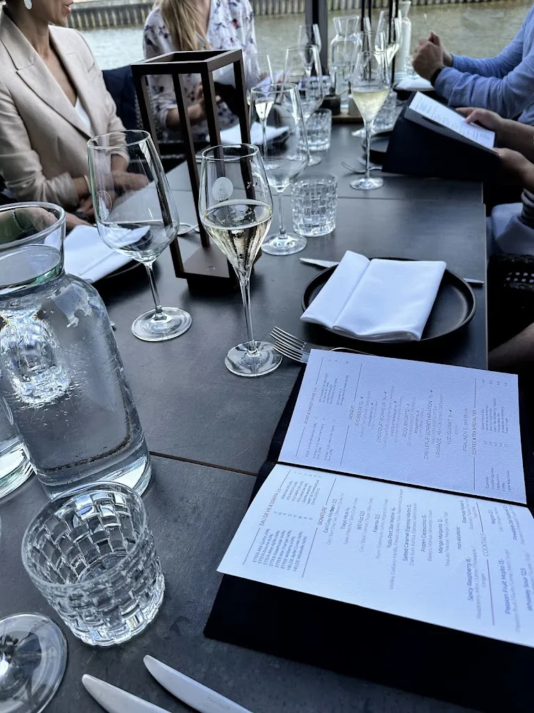 Menu_am kai | restaurant. seafood. drinks. elbblick_Hamburg_image_3