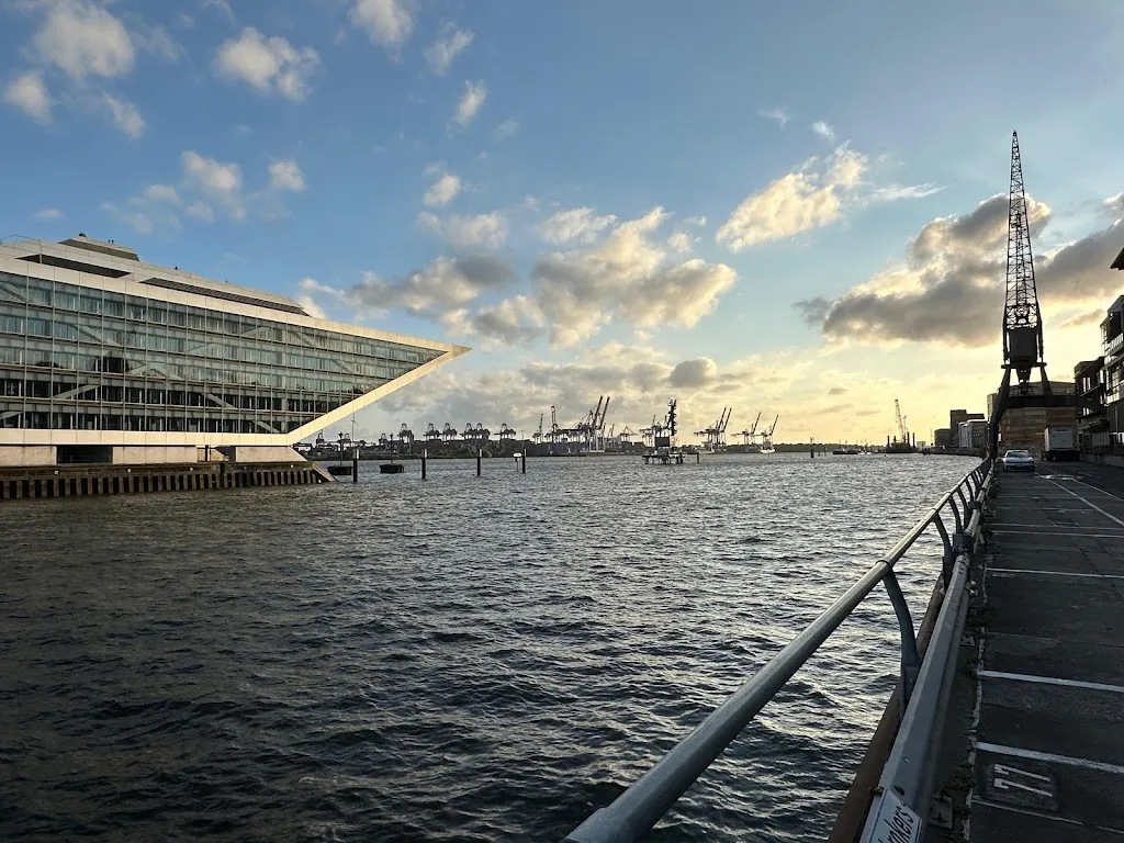 Beatrix Muc_am kai | restaurant. seafood. drinks. elbblick_Hamburg_review