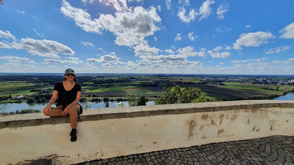 Farida Yerlenkyzy_Berggasthof „Zur schönen Aussicht“_Bogen_review