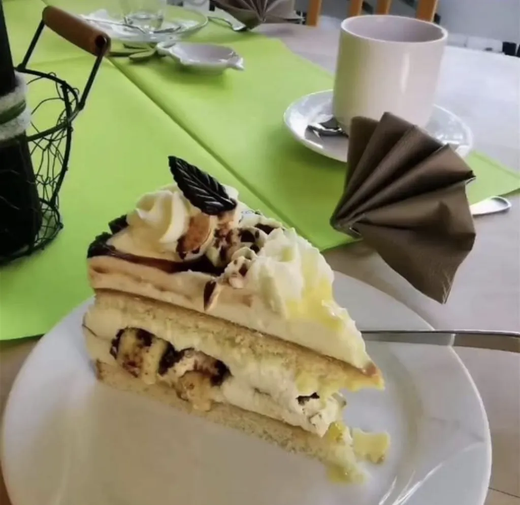 Café Mittendrin restaurant in Emlichheim