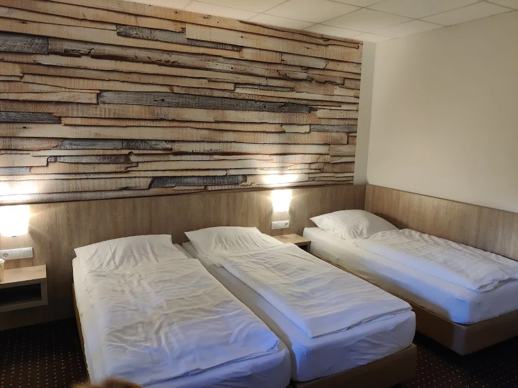 Bas Boterman_PUR HOTEL_Emlichheim_review