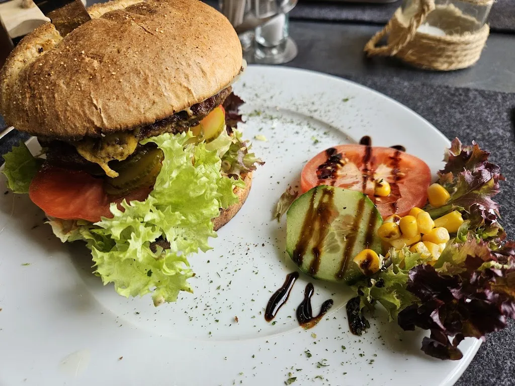 Bistro Mampf Am Schwimmbad_Einbeck_slider_image_3