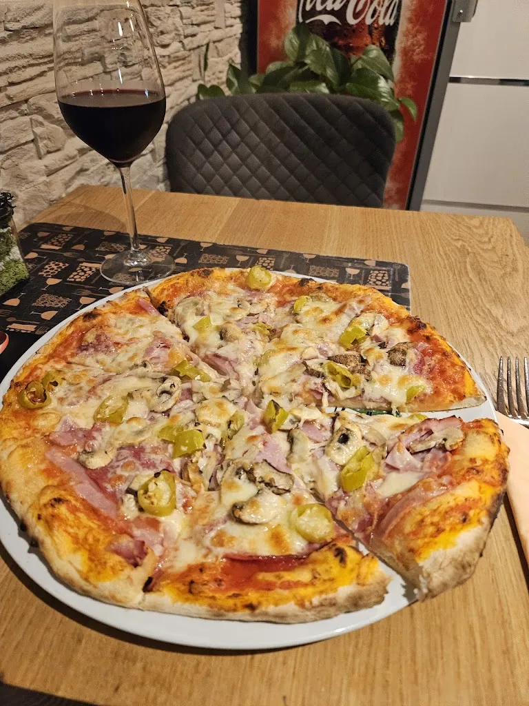 Michael Hartmann_Pizzeria By Nico_Einbeck_review