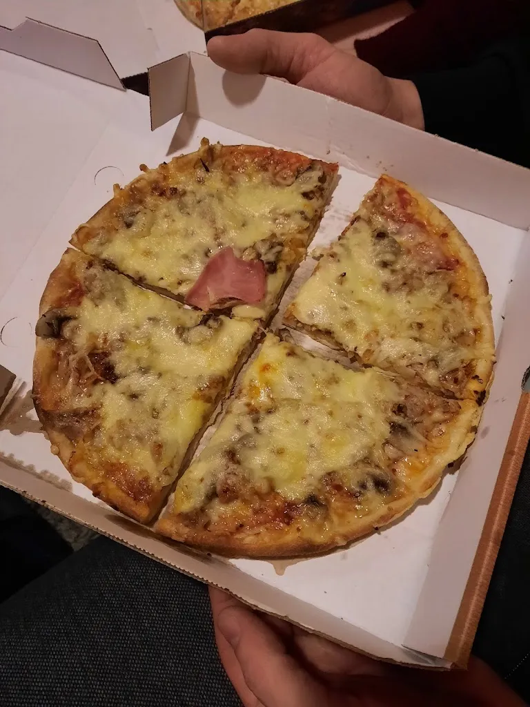 Eystruper Pizzeria_Eystrup_slider_image_3