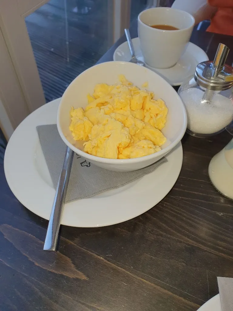 Menu_Henri's_Emden_image_6