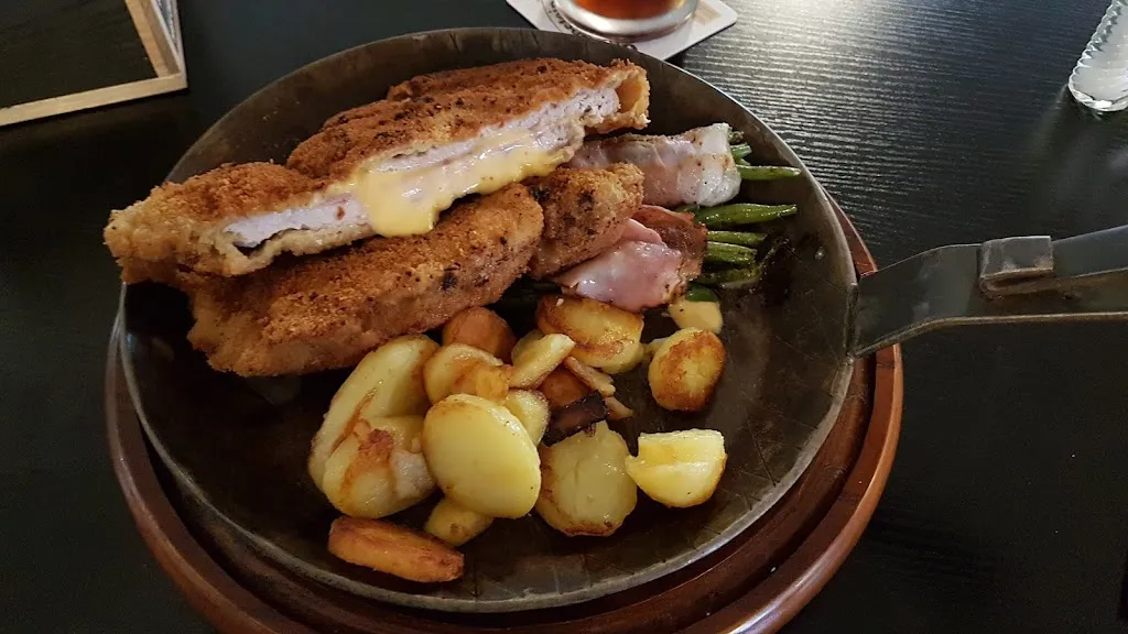 Graf von Friedeburg restaurant in Friedeburg