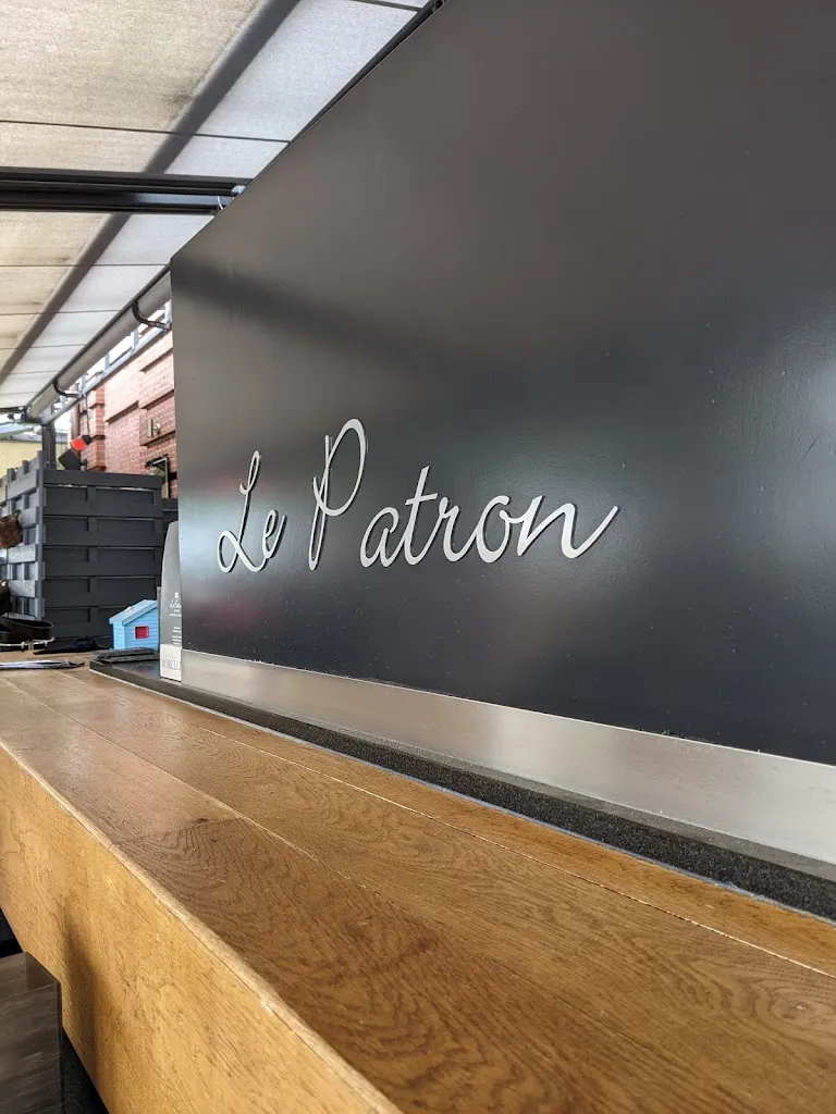 Vitalii Saltykov_Le Patron am Meer_Wilhelmshaven_review