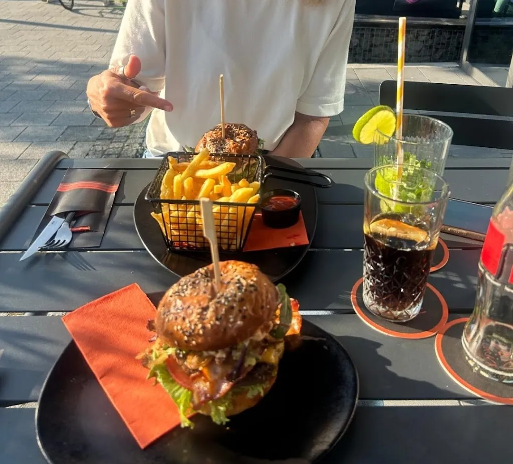 Menu_Kush's Deichbrücke_Wilhelmshaven_image_7