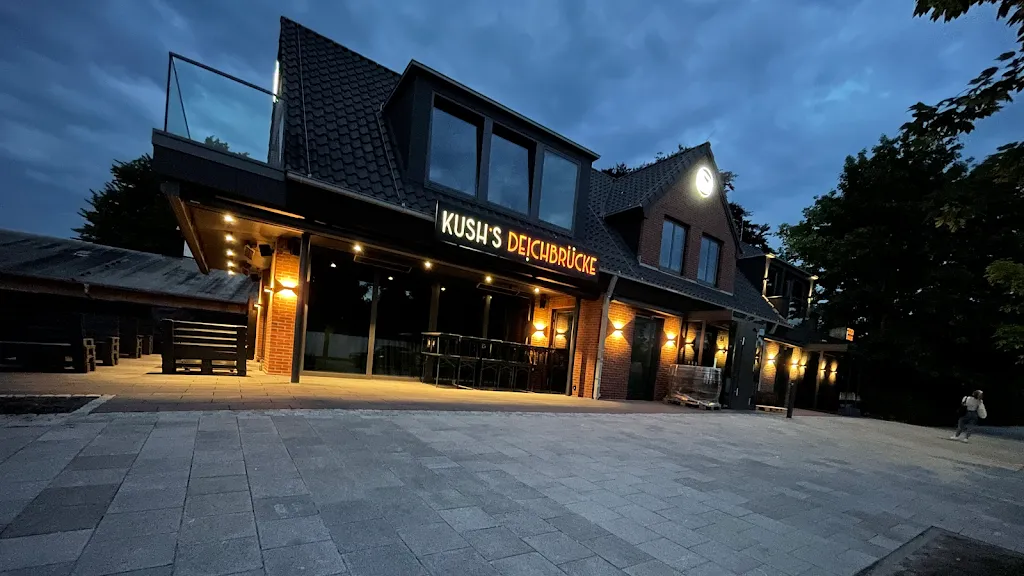 Kush's Deichbrücke_Wilhelmshaven_slider_image_1