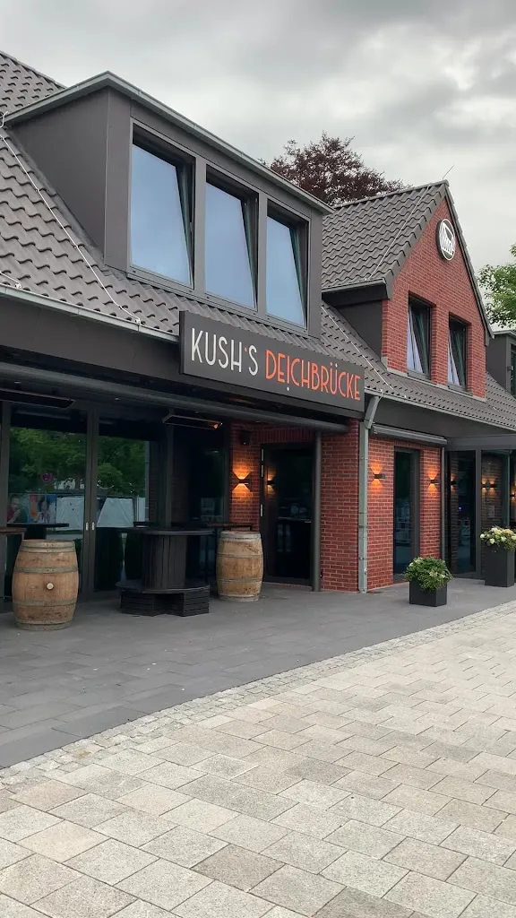 Kush's Deichbrücke_Wilhelmshaven_slider_image_2