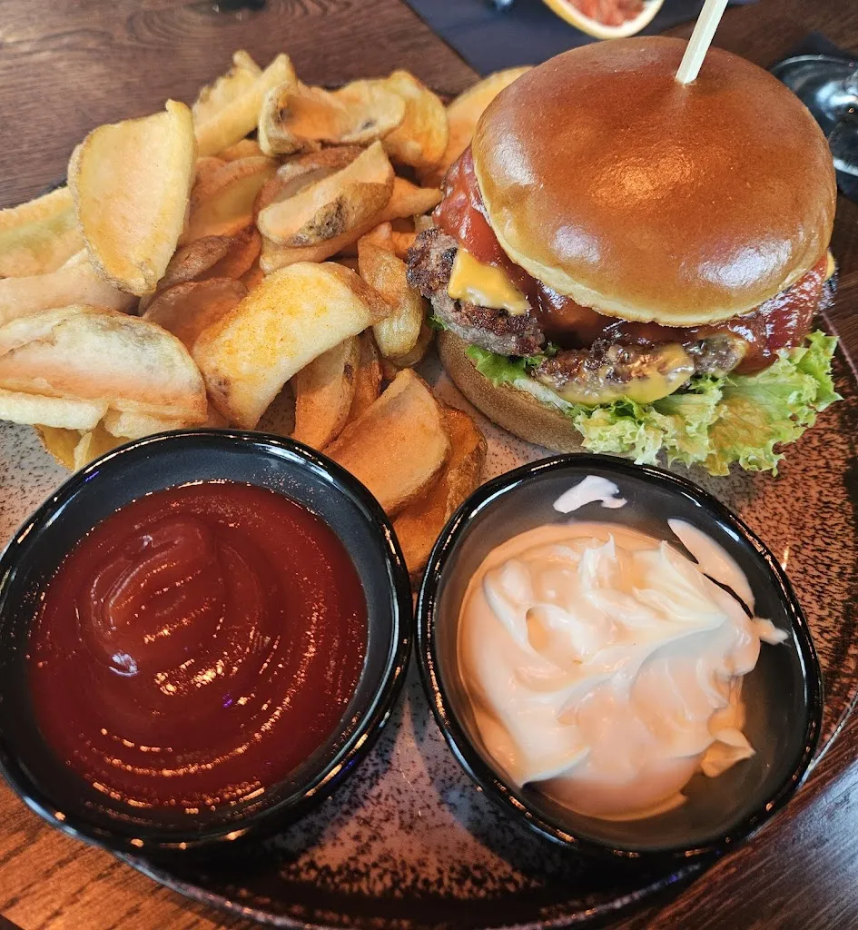 BAWERI Bar & Restaurant_Friesoythe_slider_image_3