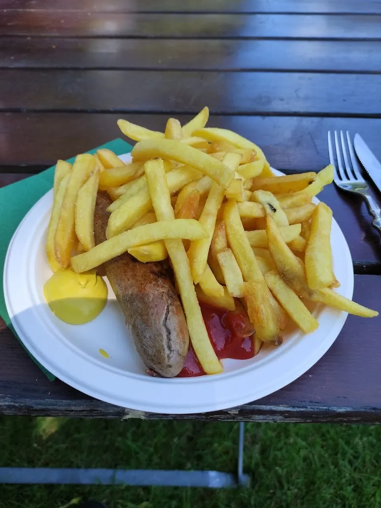 Foodstation & Wildladen vor dem Hof ristorante a Gartow