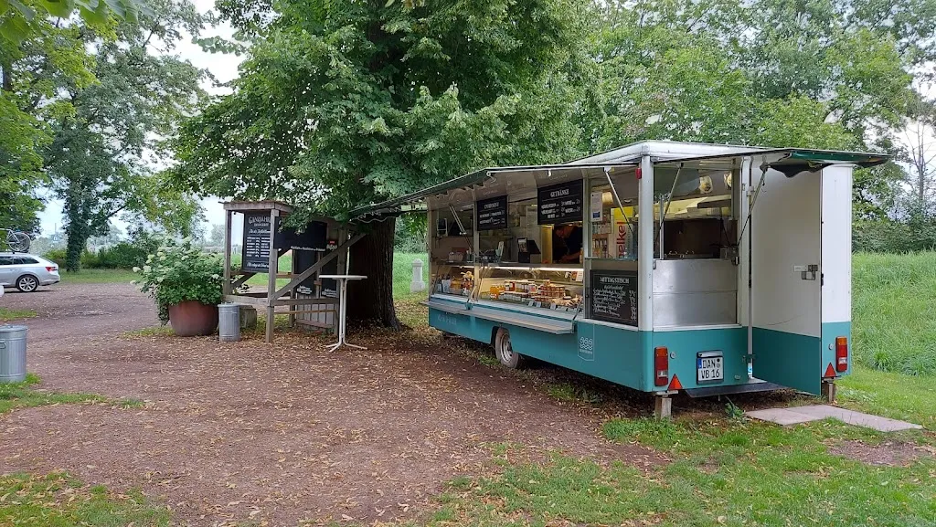 Foodstation & Wildladen vor dem Hof_Gartow_slider_image_3